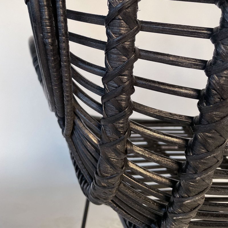 Fauteuil haut dossier en rotin et métal noir BANGA