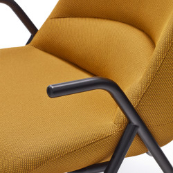 Fauteuil haut en tissu et métal avec accoudoirs DINS
