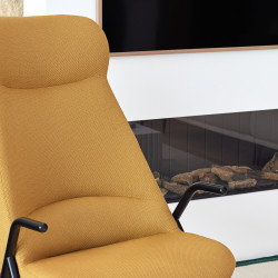 Fauteuil haut en tissu et métal avec accoudoirs DINS