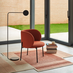 Chaise en tissu et métal avec dossier arrondi MOGI