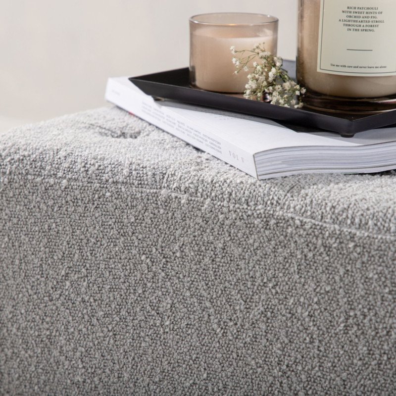 Pouf moderne en tissu bouclé gris BOTTO