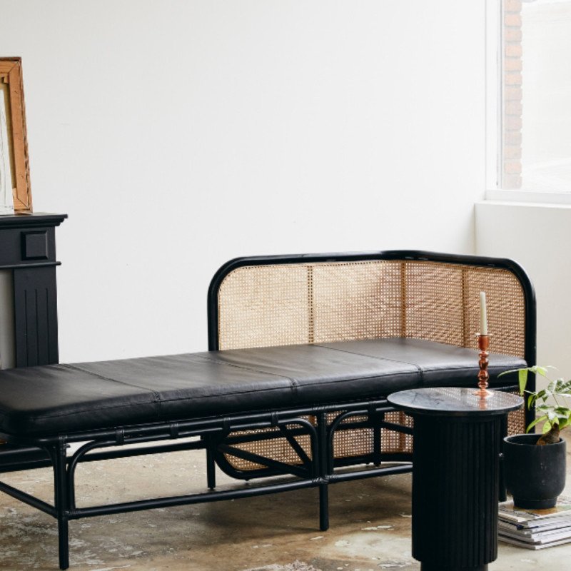 Table d'appoint chic ne marbre noir ANNO, tendance actuelle